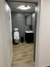 WC - Pronájem obchodních prostor 192 m², Zubří