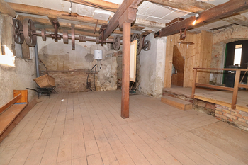 1. místnost 1. NP - Prodej domu 415 m², Kostelec u Heřmanova Městce