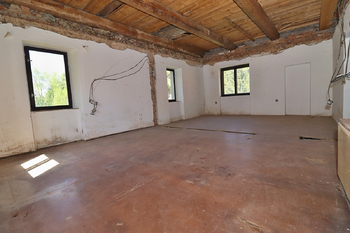 1. místnost 2.NP - Prodej domu 415 m², Kostelec u Heřmanova Městce
