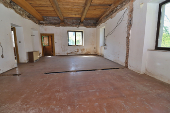1. místnost 2.NP - Prodej domu 415 m², Kostelec u Heřmanova Městce