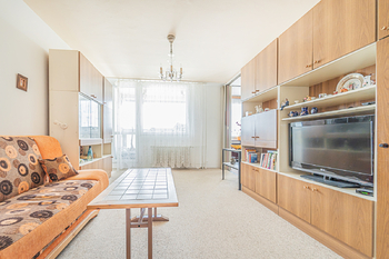 obývací pokoj - Prodej bytu 3+1 v osobním vlastnictví 74 m², Kladno