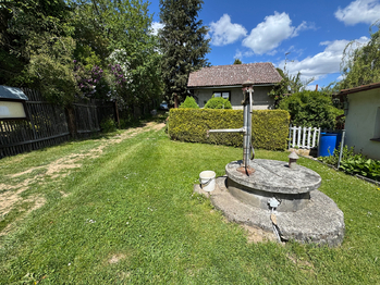 společná studna - Prodej pozemku 595 m², Kaznějov