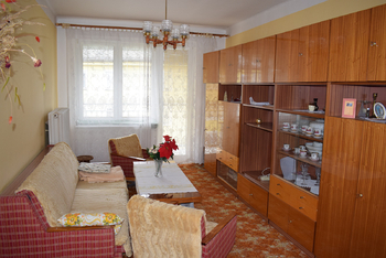 Vzadu vstup na  lodžii - Prodej bytu 2+1 v osobním vlastnictví 48 m², Jeseník