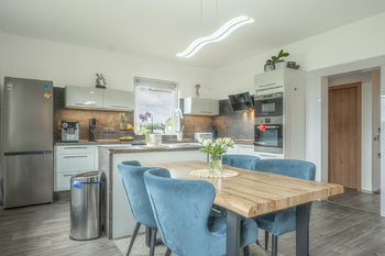 pro společné stolování ... - Prodej domu 178 m², Havlíčkův Brod