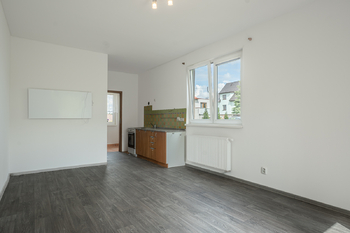oddělená pracovna/vejminek ... - Prodej domu 178 m², Havlíčkův Brod
