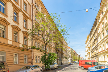 Prodej bytu 3+kk v osobním vlastnictví 75 m², Praha 5 - Smíchov