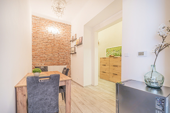Prodej bytu 3+kk v osobním vlastnictví 75 m², Praha 5 - Smíchov
