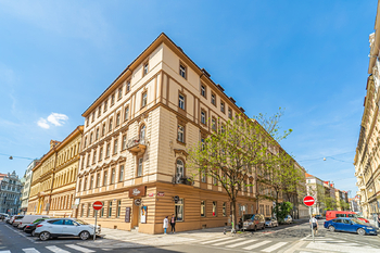 Prodej bytu 3+kk v osobním vlastnictví 75 m², Praha 5 - Smíchov