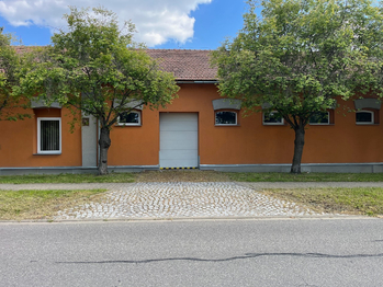 Pronájem skladovacích prostor 800 m², Hodonín