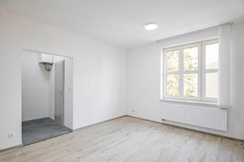Obývací pokoj. - Pronájem bytu 2+kk v osobním vlastnictví 45 m², Jindřichův Hradec