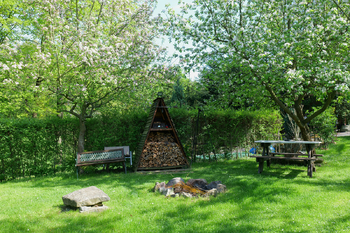 Ohniště na zahradě - Prodej ubytovacího zařízení 536 m², Sedlec-Prčice