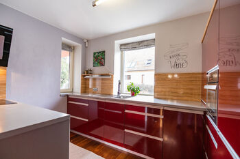 Pronájem domu 253 m², Praha 5 - Holyně