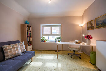 Pronájem domu 253 m², Praha 5 - Holyně