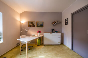 Pronájem domu 253 m², Praha 5 - Holyně