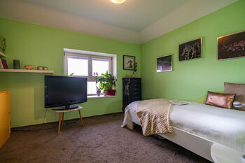 Pronájem domu 253 m², Praha 5 - Holyně