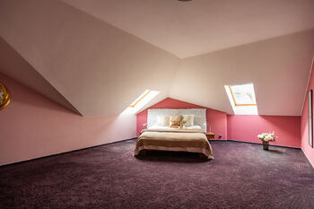 Pronájem domu 253 m², Praha 5 - Holyně
