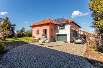 Pronájem domu 253 m², Praha 5 - Holyně