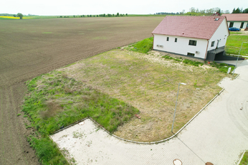 Prodej pozemku 851 m², Straškov-Vodochody