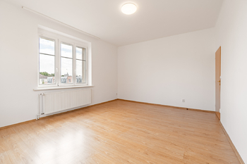 Obývací pokoj - Pronájem bytu 2+1 v osobním vlastnictví 52 m², Praha 10 - Strašnice