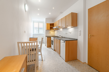 Kuchyň - Pronájem bytu 2+1 v osobním vlastnictví 52 m², Praha 10 - Strašnice