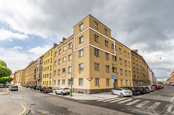 Budova - Pronájem bytu 2+1 v osobním vlastnictví 52 m², Praha 10 - Strašnice