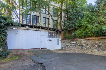 Prodej domu 950 m², Praha 5 - Hlubočepy