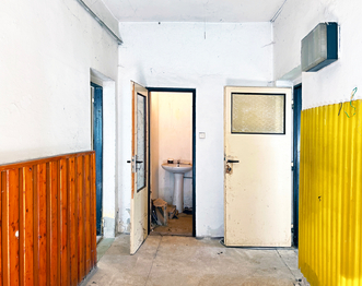 Chodba a WC - Pronájem skladovacích prostor 70 m², Chodov