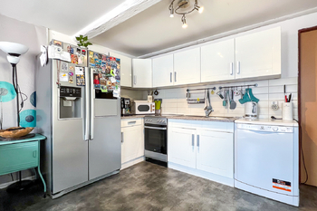 Kuchyňský kout - Prodej domu 186 m², Radovesnice II