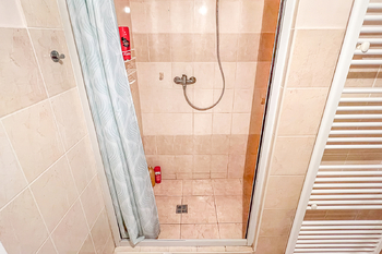 Sprchový kout - Prodej domu 186 m², Radovesnice II