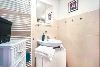 Koupelna s WC - Prodej domu 186 m², Radovesnice II