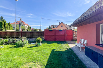 Vstup na pozemek - Prodej domu 186 m², Radovesnice II