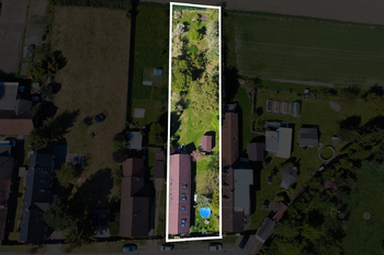 Umístění domu na pozemku z výšky - Prodej domu 186 m², Radovesnice II