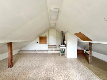 Prodej domu 326 m², Jirkov