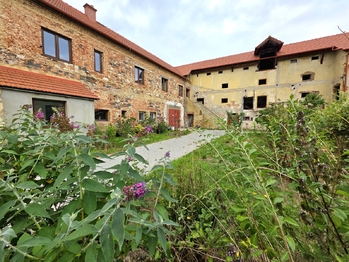 Prodej zemědělského objektu 732 m², Podbořany