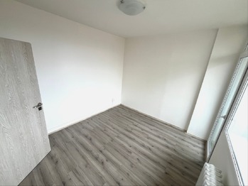 Ložnice s lodžií - Prodej bytu 3+1 v družstevním vlastnictví 73 m², Klášterec nad Ohří