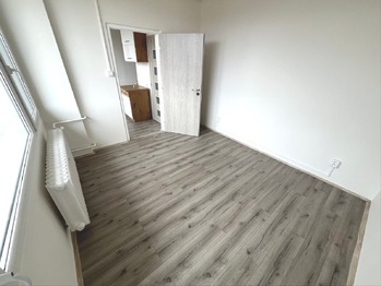 Ložnice s lodžií - Prodej bytu 3+1 v družstevním vlastnictví 73 m², Klášterec nad Ohří