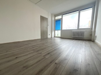 Obývací pokoj - Prodej bytu 3+1 v družstevním vlastnictví 73 m², Klášterec nad Ohří