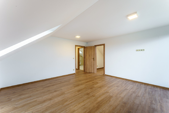 Pronájem domu 180 m², Drhovy