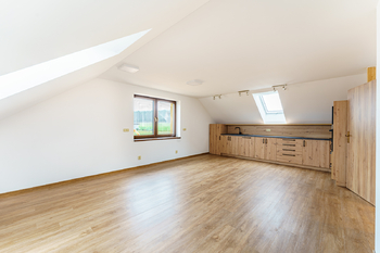 Pronájem domu 180 m², Drhovy