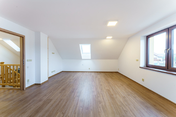Pronájem domu 180 m², Drhovy