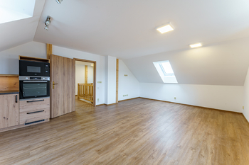 Pronájem domu 180 m², Drhovy