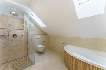 Pronájem domu 180 m², Drhovy