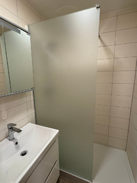 koupelna - Pronájem bytu 2+1 v osobním vlastnictví 54 m², Kladno