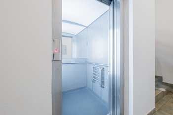 Prodej garážového stání 4375 m², Praha 6 - Dejvice
