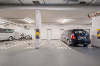 Prodej garážového stání 4375 m², Praha 6 - Dejvice