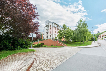 Prodej garážového stání 4375 m², Praha 6 - Dejvice
