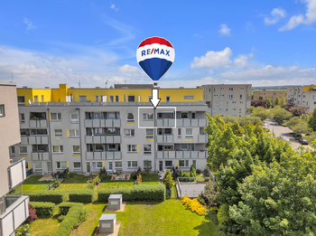 balkon s vyznačením  - Prodej bytu 2+kk v osobním vlastnictví 45 m², Praha 10 - Uhříněves 