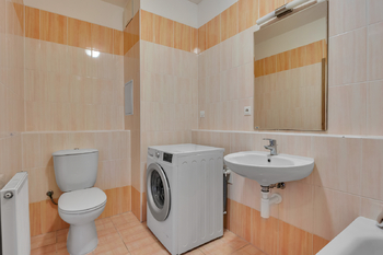 koupelna - Prodej bytu 2+kk v osobním vlastnictví 45 m², Praha 10 - Uhříněves