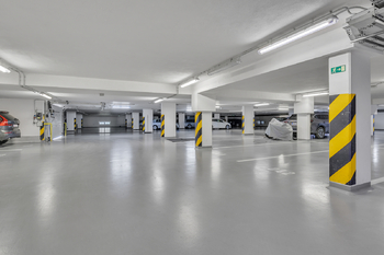 garáž - Prodej bytu 2+kk v osobním vlastnictví 45 m², Praha 10 - Uhříněves