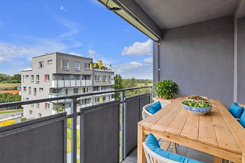 lodžie - vizualizace - Prodej bytu 2+kk v osobním vlastnictví 45 m², Praha 10 - Uhříněves